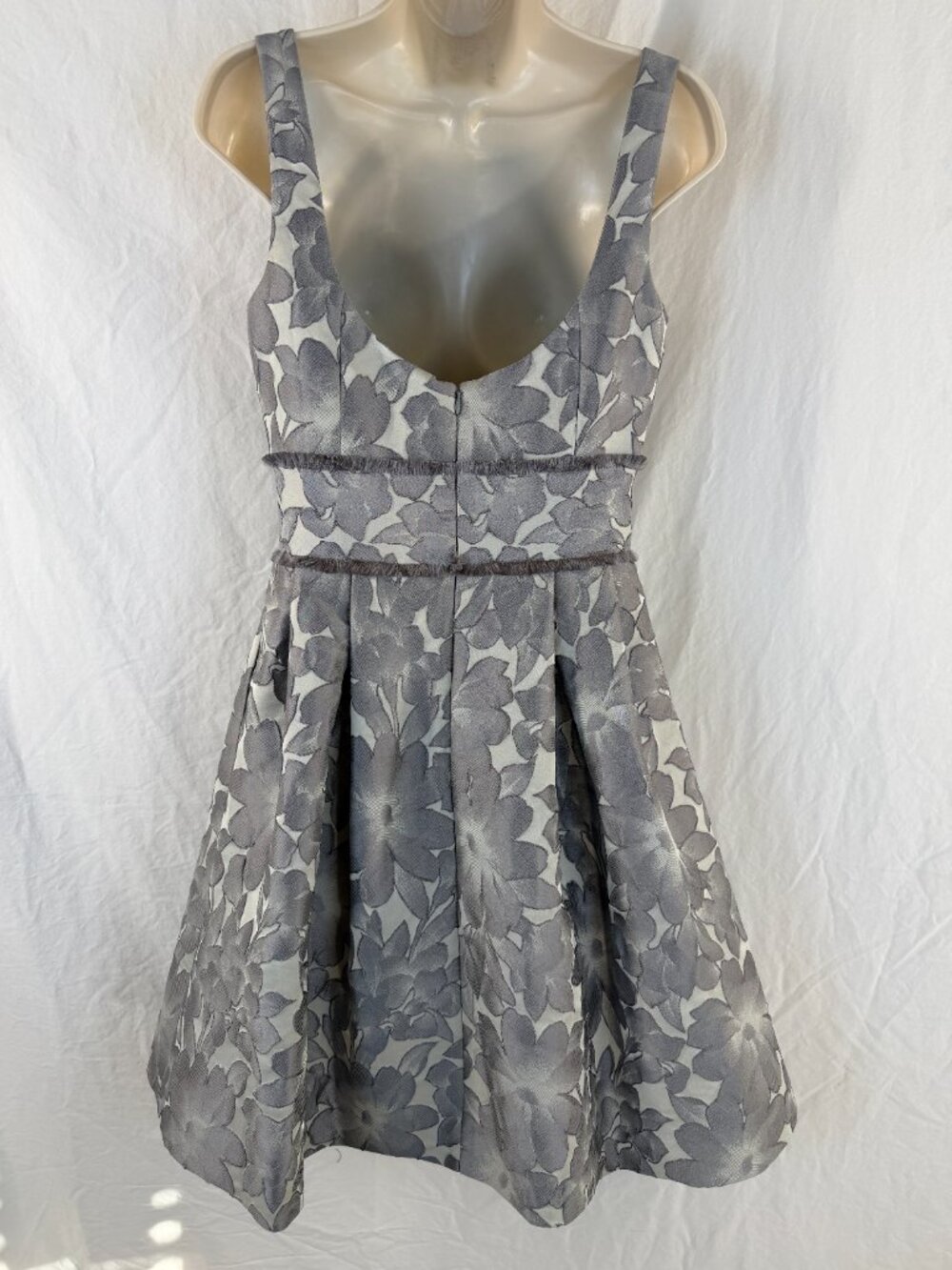 Theia Gray Floral Jacquard Fit & Flare Cocktail Dress Size 6 - Picture 5 of 12